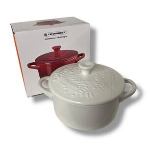 Le Creuset Olive Branch Small Mini Round Cocotte 24 oz Matte White Cotton NEW